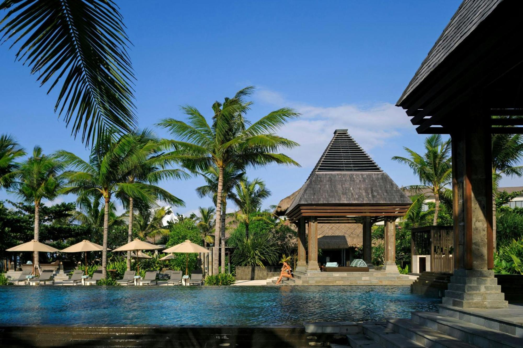 The Ritz-Carlton Bali Hotel Nusa Dua  Exterior foto The resort's main pool